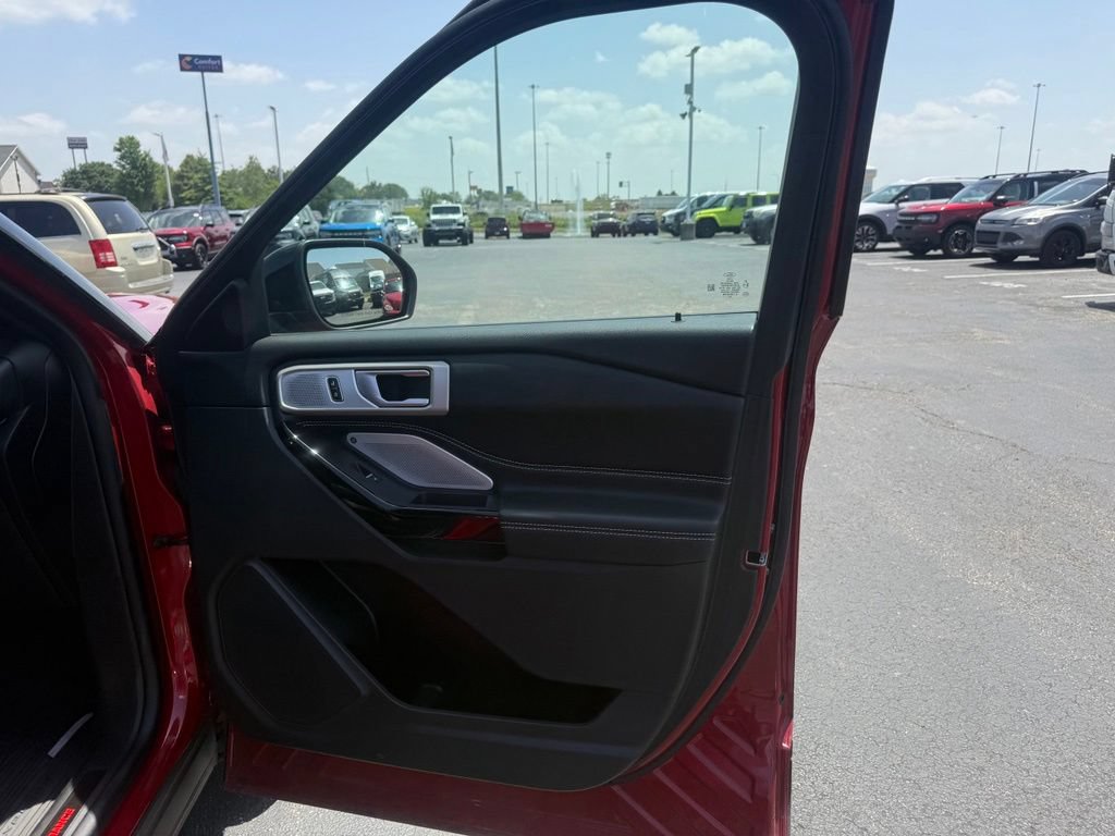 Used 2023 Ford Explorer ST w/ Equipment Group 401A AWD/4WD image 65