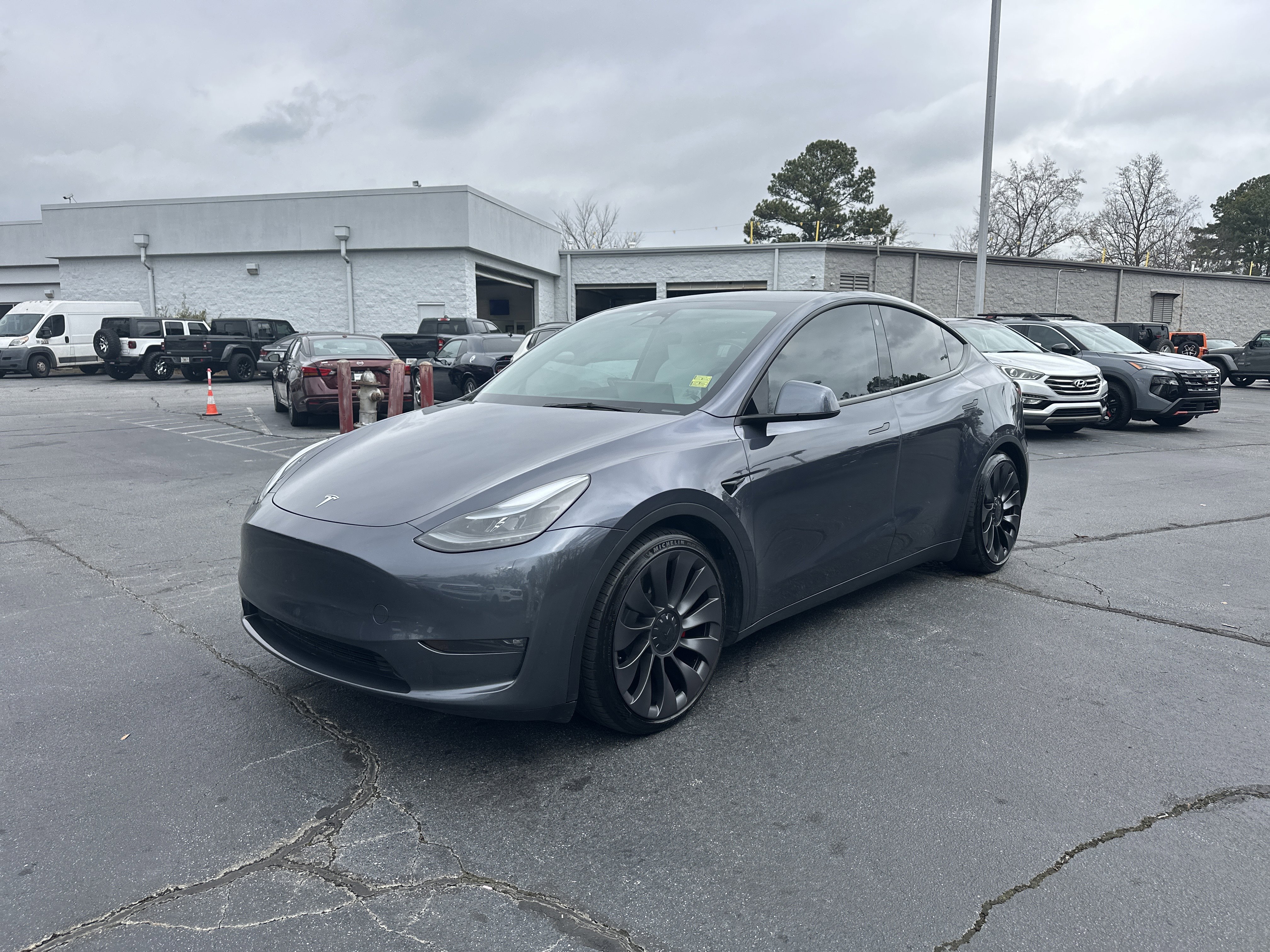 Used 2023 Tesla Model Y Performance image 5