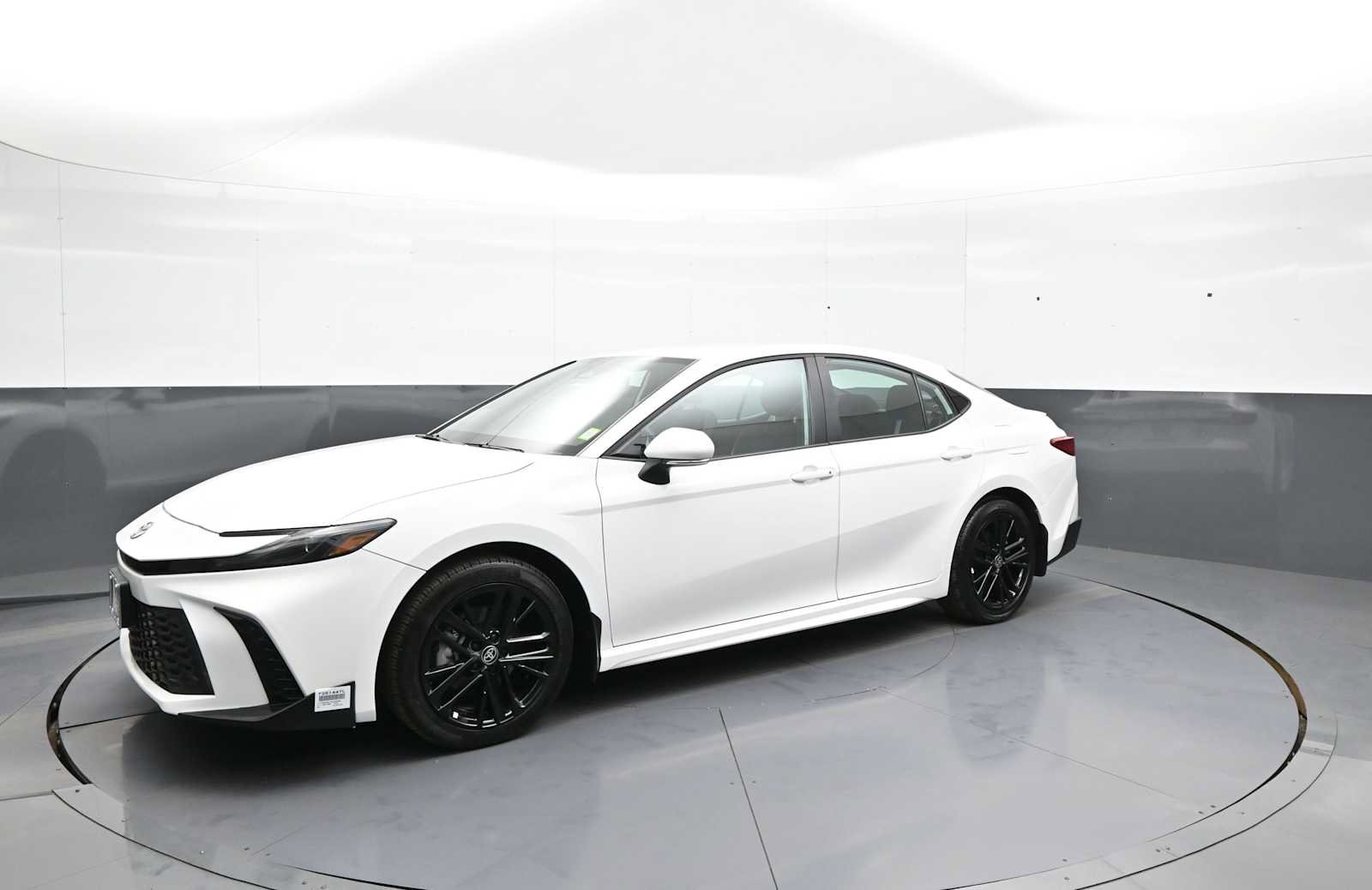 Used 2025 Toyota Camry SE w/ Convenience Package AWD/4WD image 10
