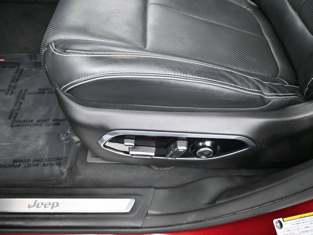 Used 2023 Jeep Grand Cherokee Overland w/ Luxury Tech Group IV image 16