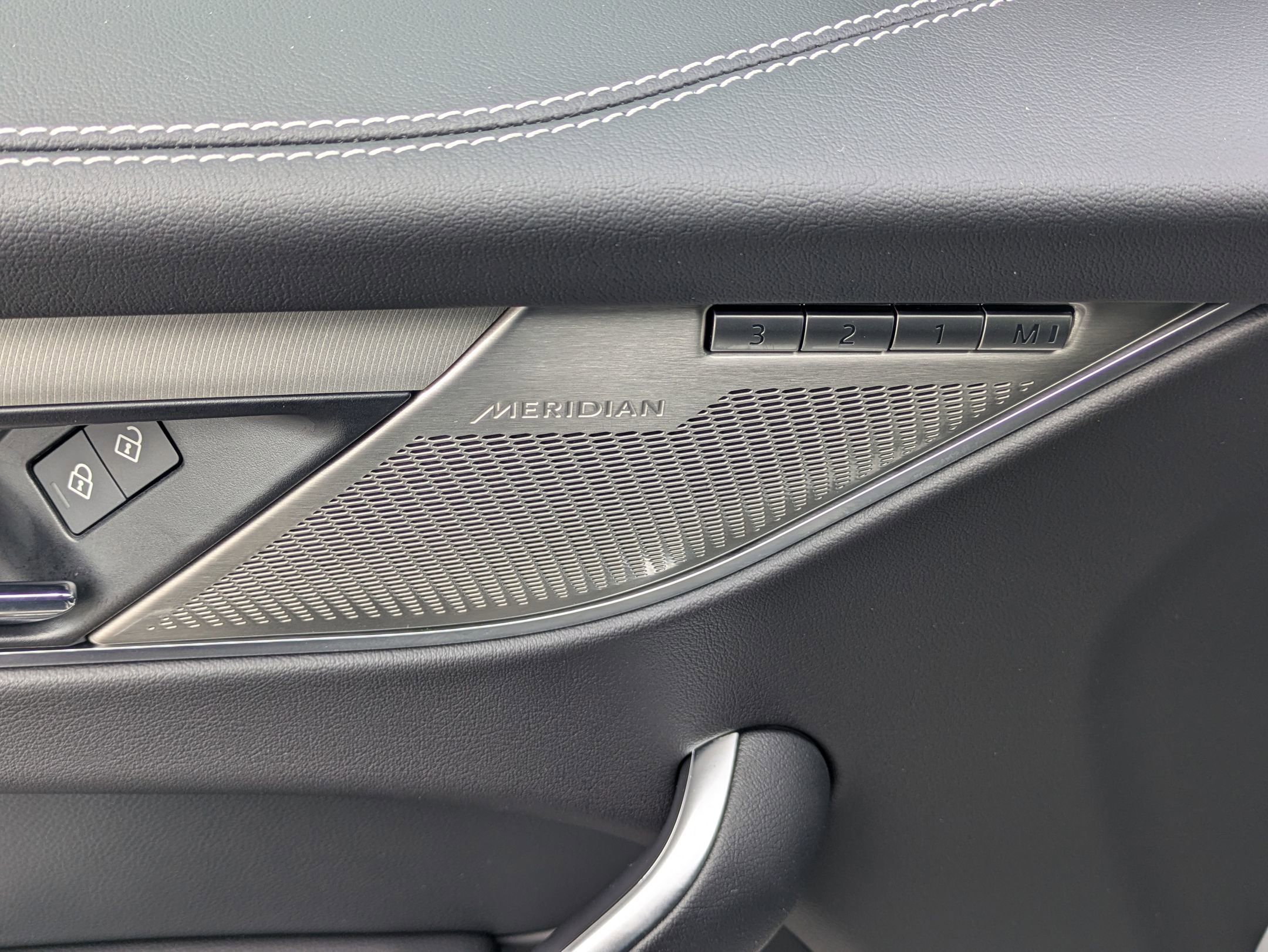 Used 2026 Jaguar F-PACE R-Dynamic S image 22