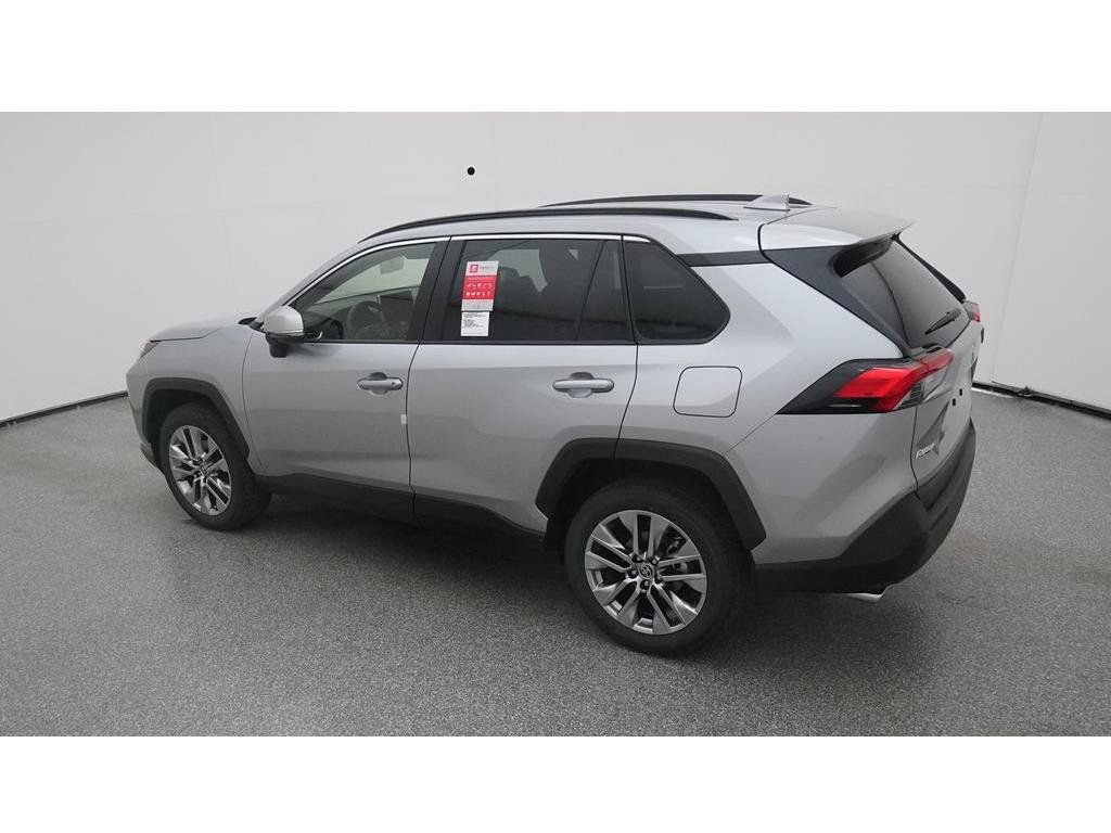 Used 2023 Toyota RAV4 XLE Premium FWD image 6