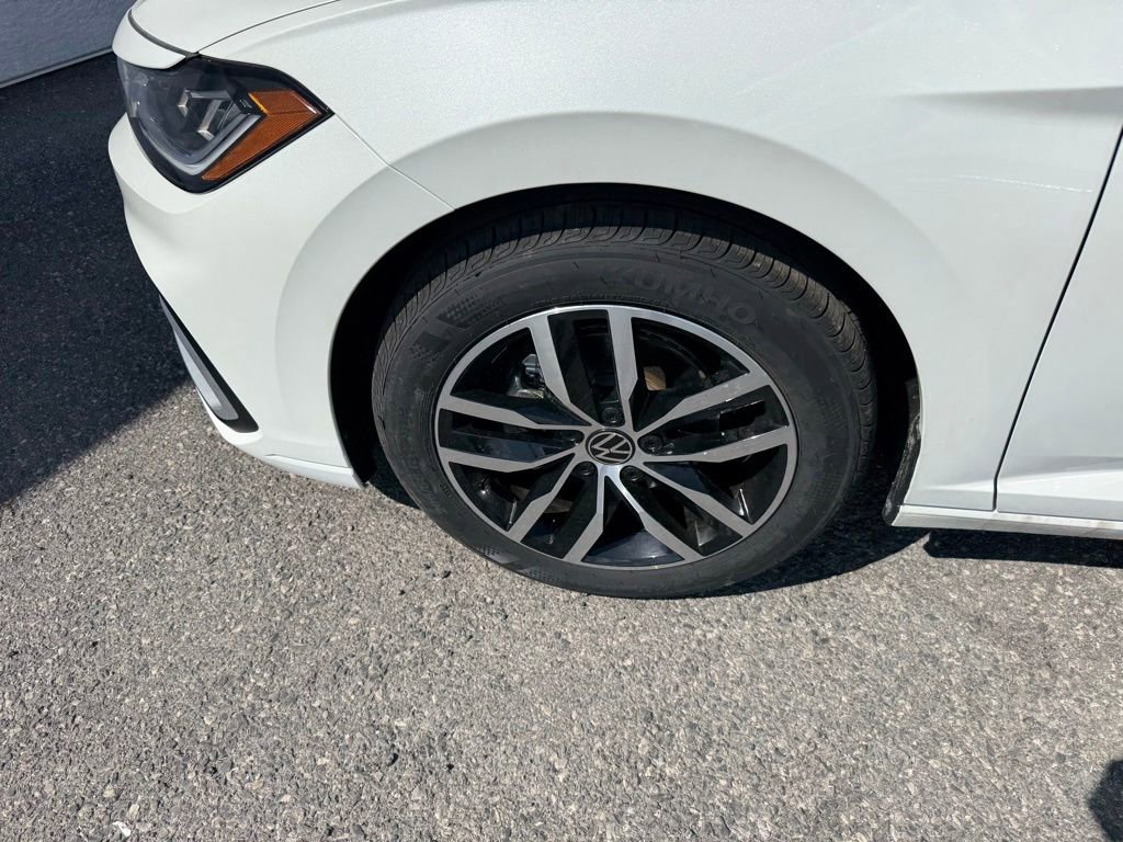 New 2026 Volkswagen Jetta SE FWD image 9