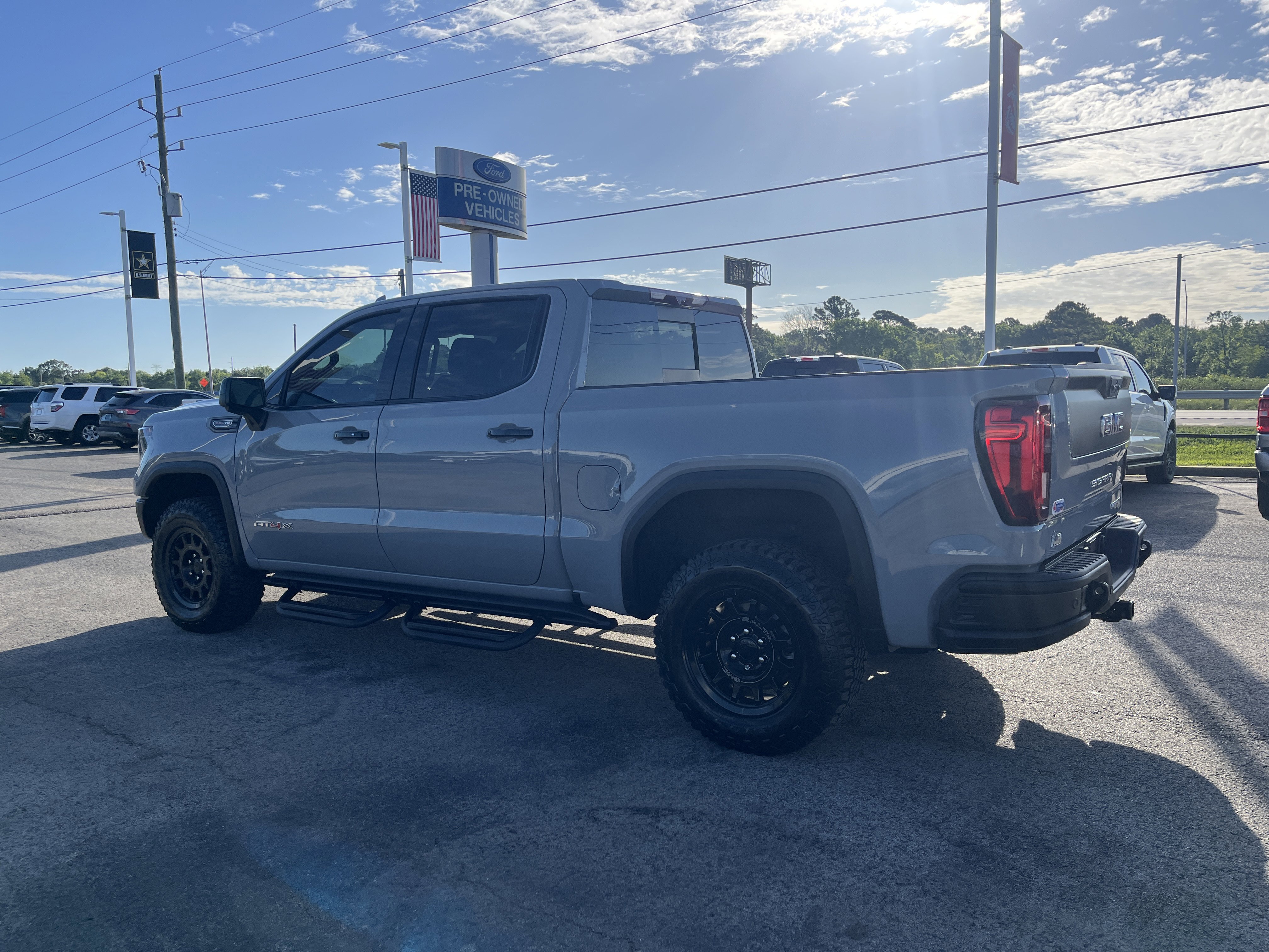 Used 2024 GMC Sierra 1500 AT4X w/ AT4X AEV Edition image 7