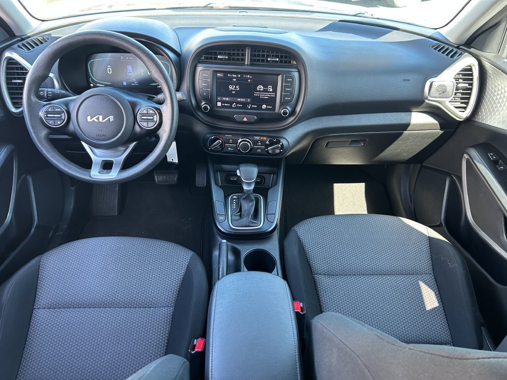 Used 2024 Kia Soul LX w/ Option Group 015 FWD image 27