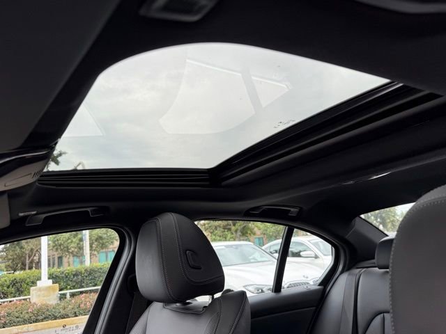 Used 2025 BMW 330i Sedan w/ Premium Package image 23