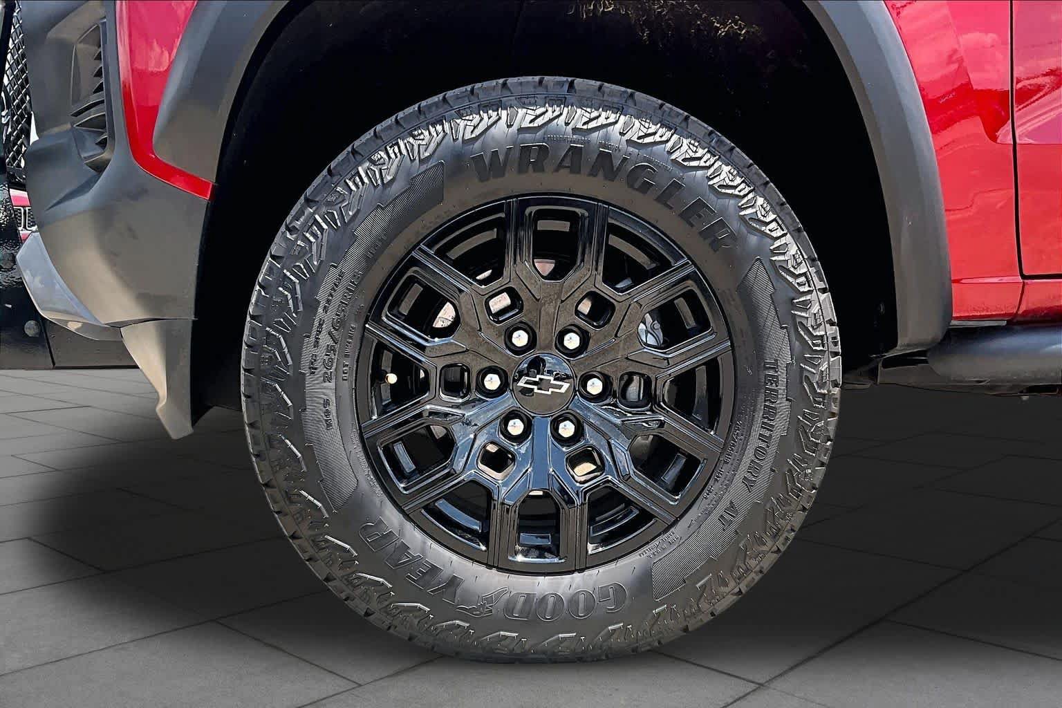 Used 2026 Chevrolet Colorado Trail Boss AWD/4WD image 11
