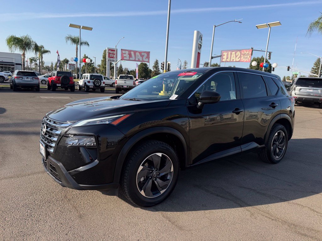 Certified 2025 Nissan Rogue SV AWD/4WD image 3