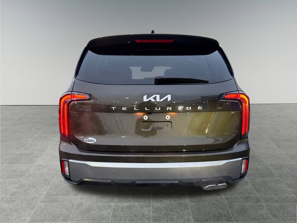 Used 2025 Kia Telluride EX w/ EX Captain's Chair Package image 4