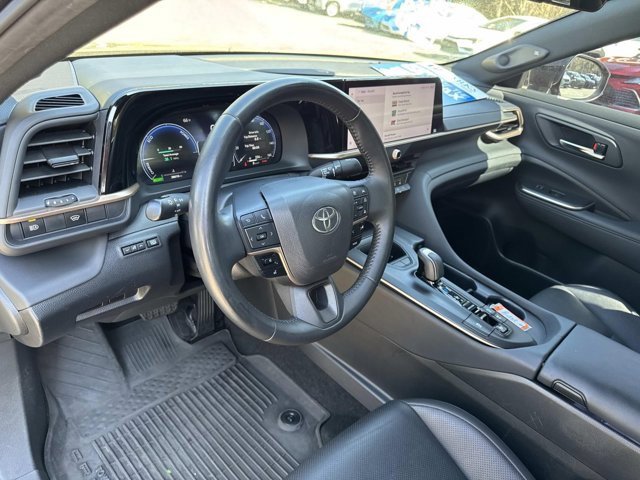 Certified 2023 Toyota Crown Limited image 12