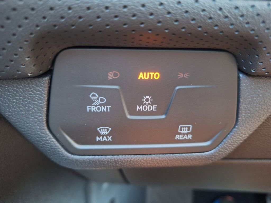 New 2025 Volkswagen Atlas SEL image 12