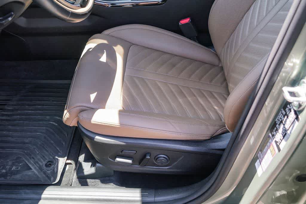 Certified 2024 Kia Sorento SX Prestige w/ Olive Brown Leather Package AWD/4WD image 20