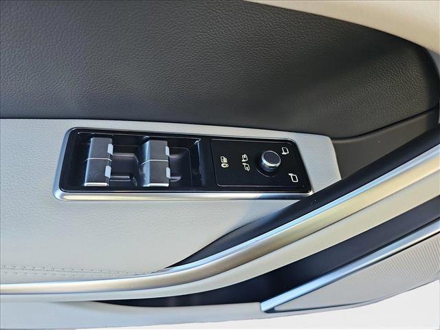 New 2025 Jaguar F-PACE R-Dynamic S image 26