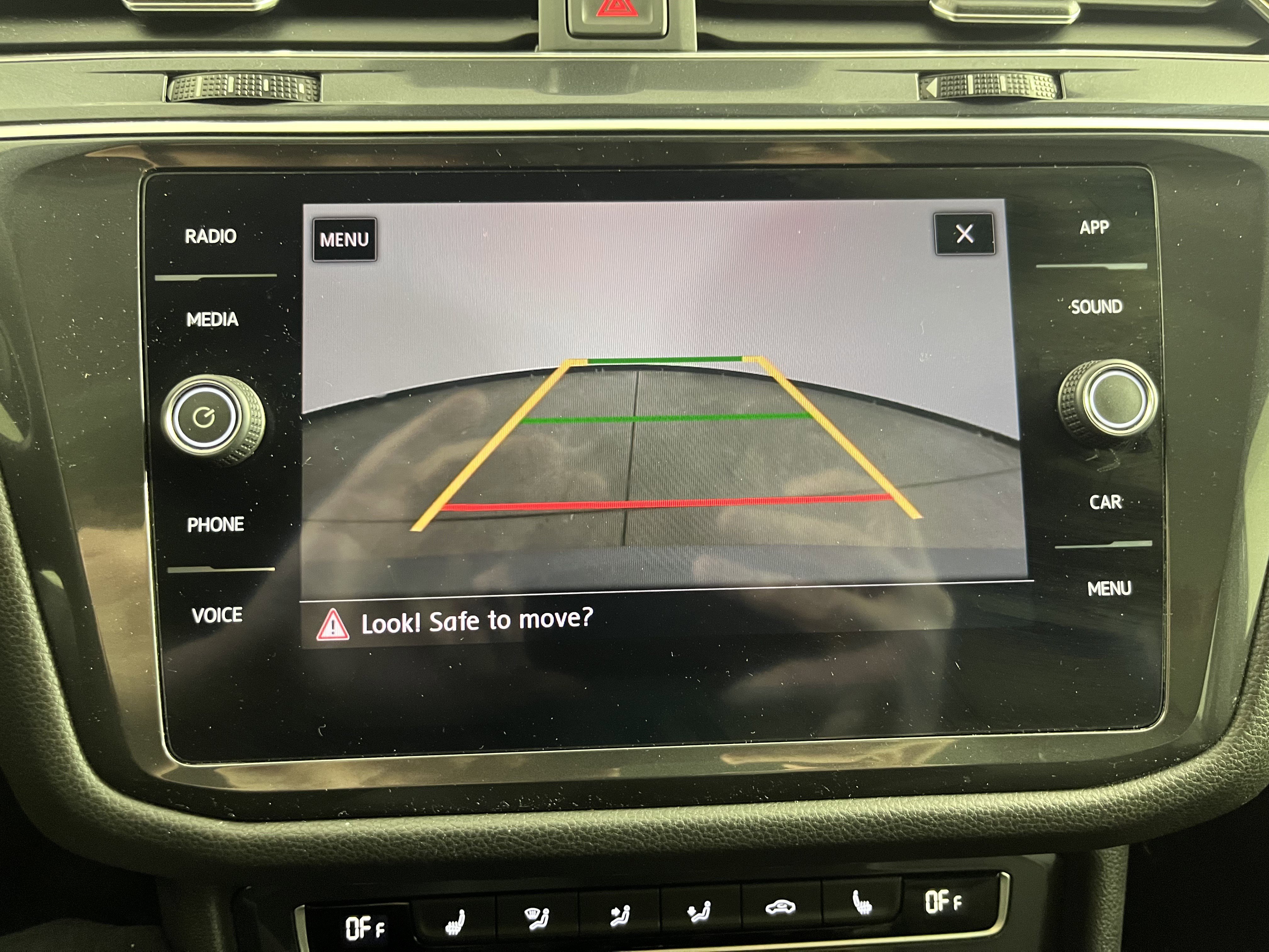 Used 2020 Volkswagen Tiguan SE R-Line image 29