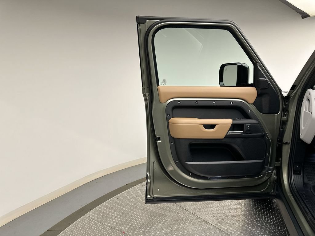 Certified 2025 Land Rover Defender 110 S AWD/4WD image 8