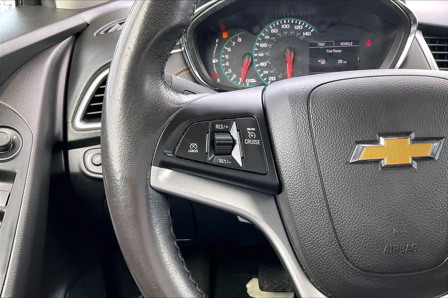 Used 2022 Chevrolet Trax LT w/ LT Convenience Package AWD/4WD image 23