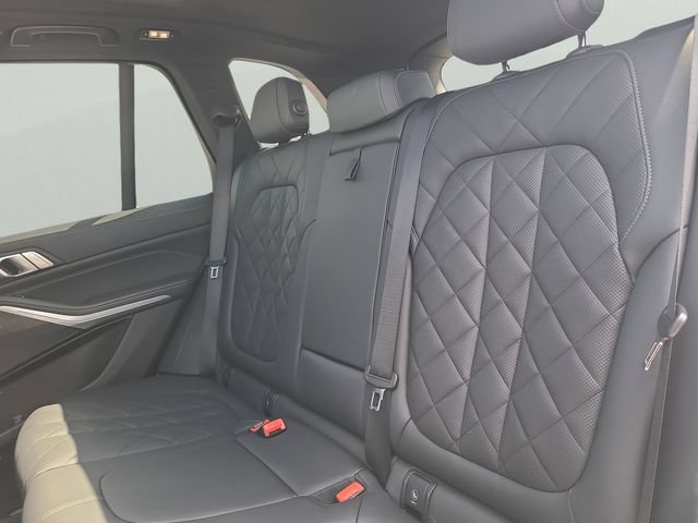 Used 2025 BMW X5 xDrive40i AWD/4WD image 8