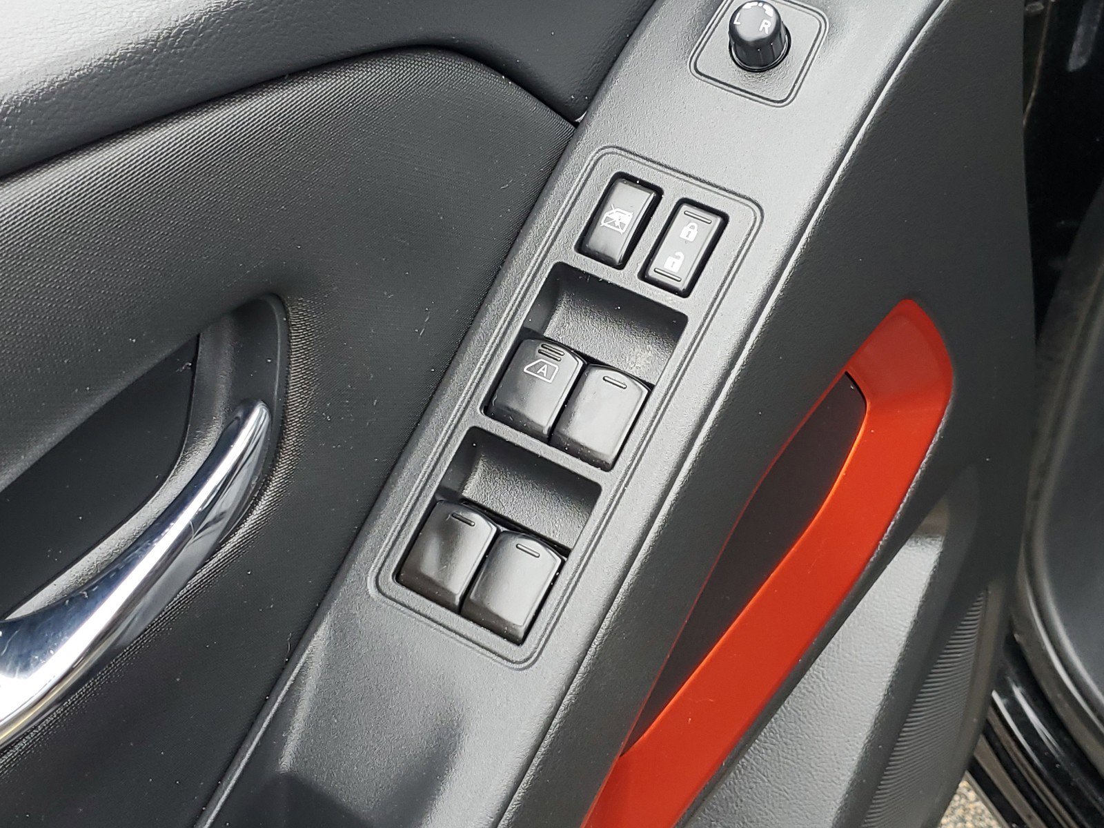 Used 2022 Nissan Frontier Pro-X image 12