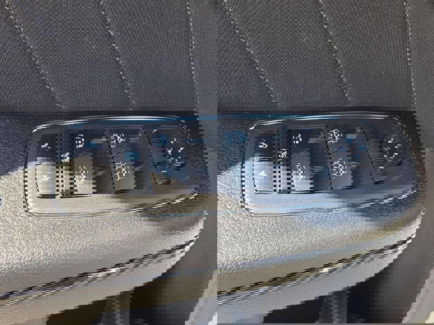 Used 2022 Dodge Charger R/T w/ Blacktop Package image 17