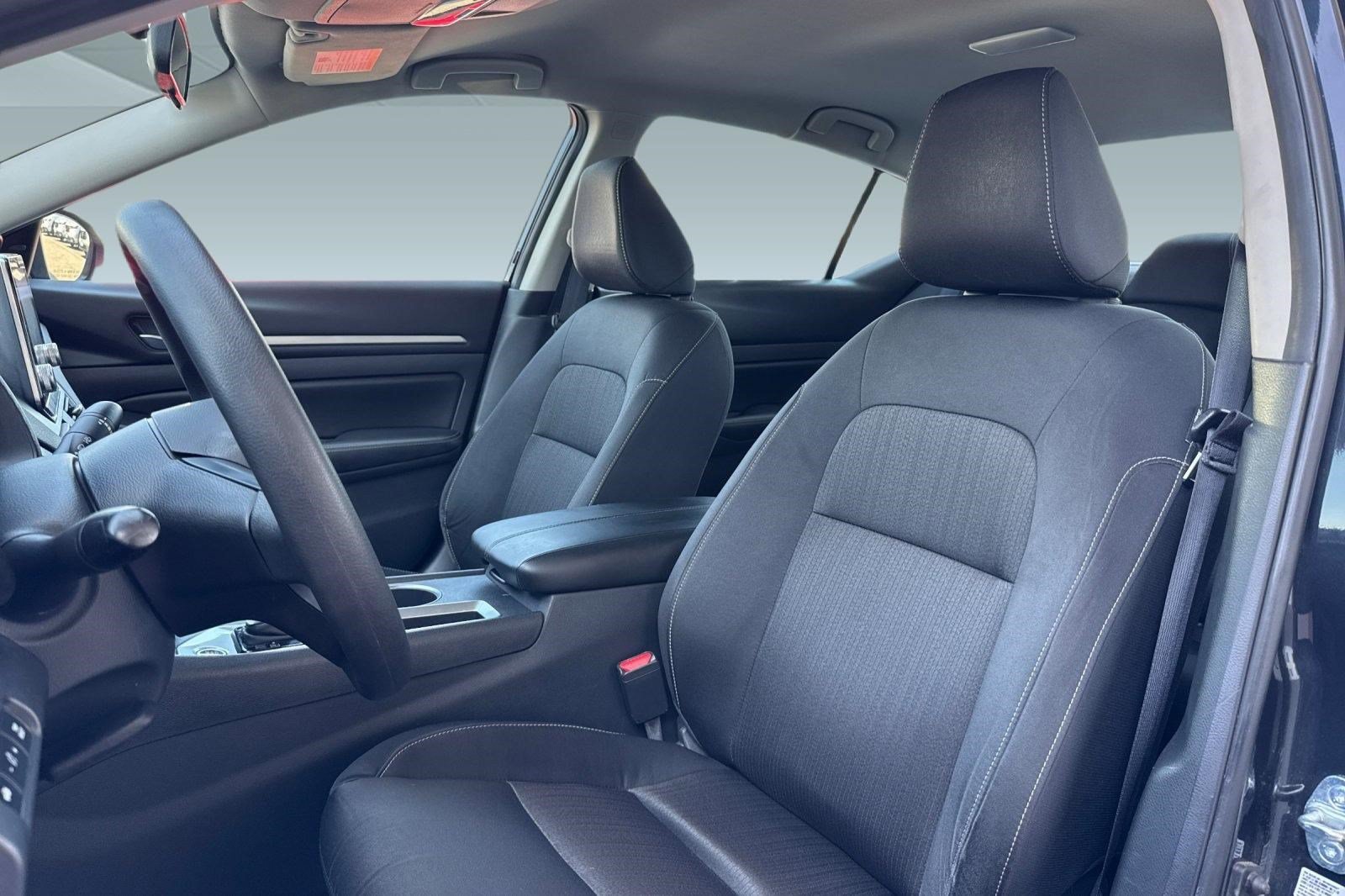 Used 2022 Nissan Altima 2.5 SV FWD image 5