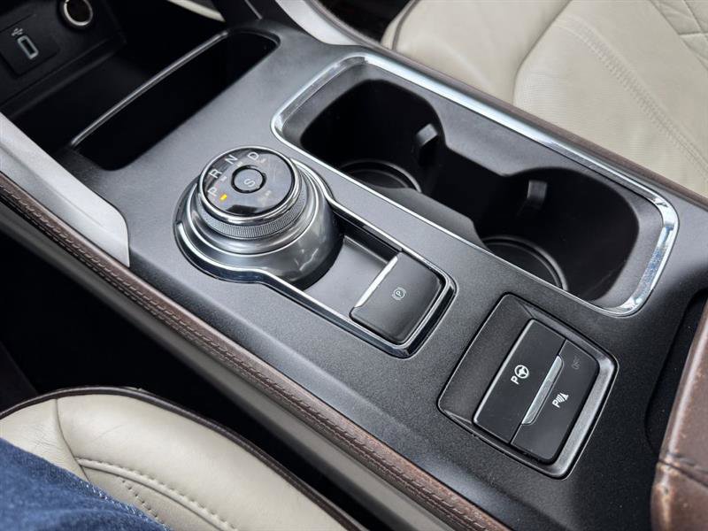 Used 2017 Ford Fusion Platinum image 26