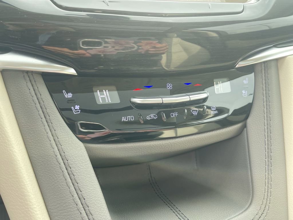 Used 2024 Cadillac XT6 Premium Luxury w/ LPO, Floor Liner Package image 26
