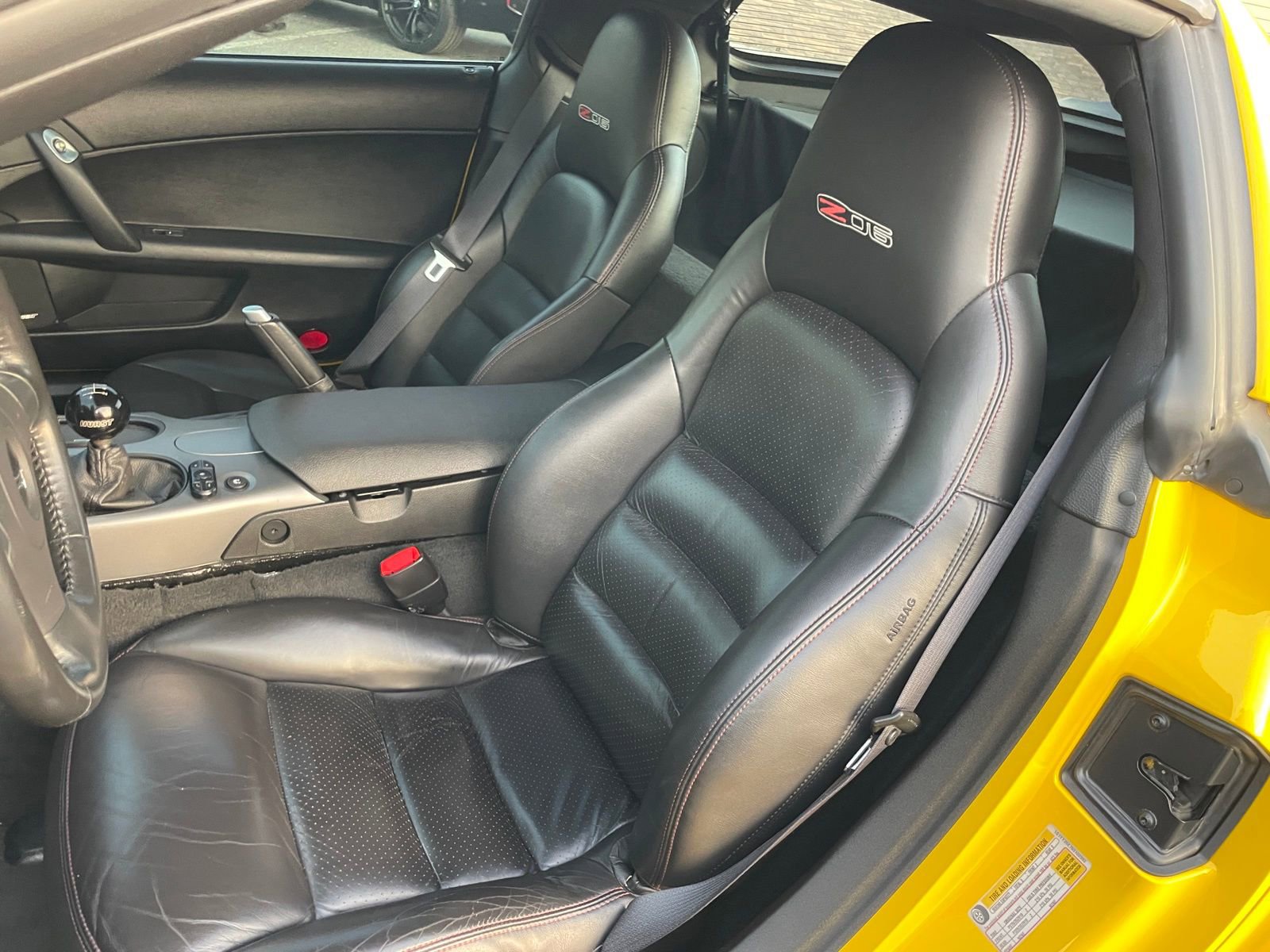 Used 2006 Chevrolet Corvette Z06 w/ Preferred Equipment Group RWD image 17