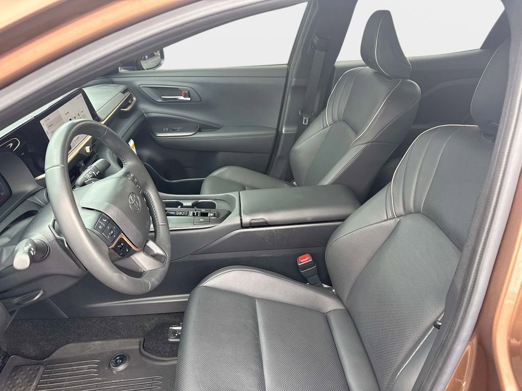 Used 2023 Toyota Crown Platinum image 17