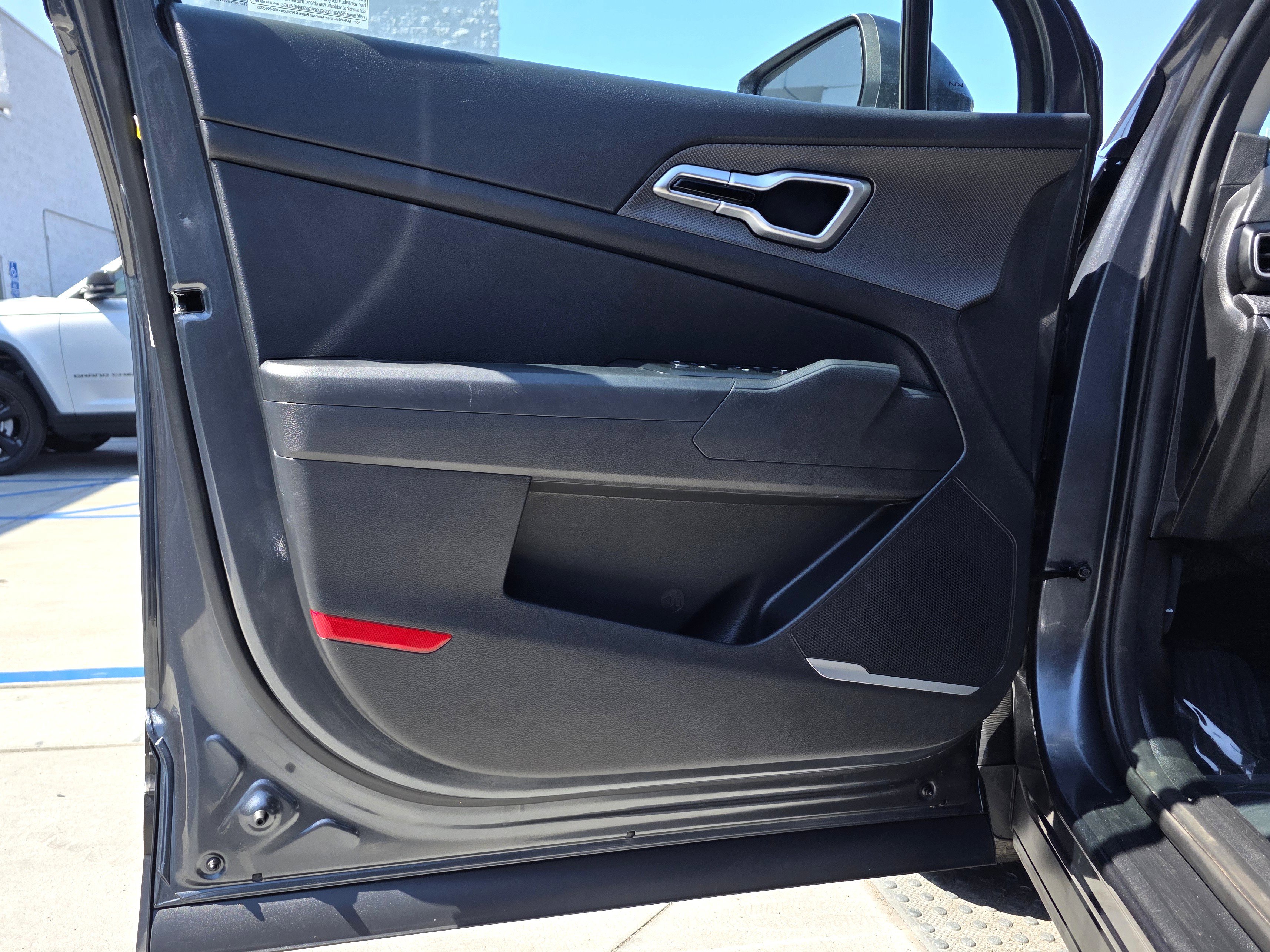 Used 2023 Kia Sportage LX image 19