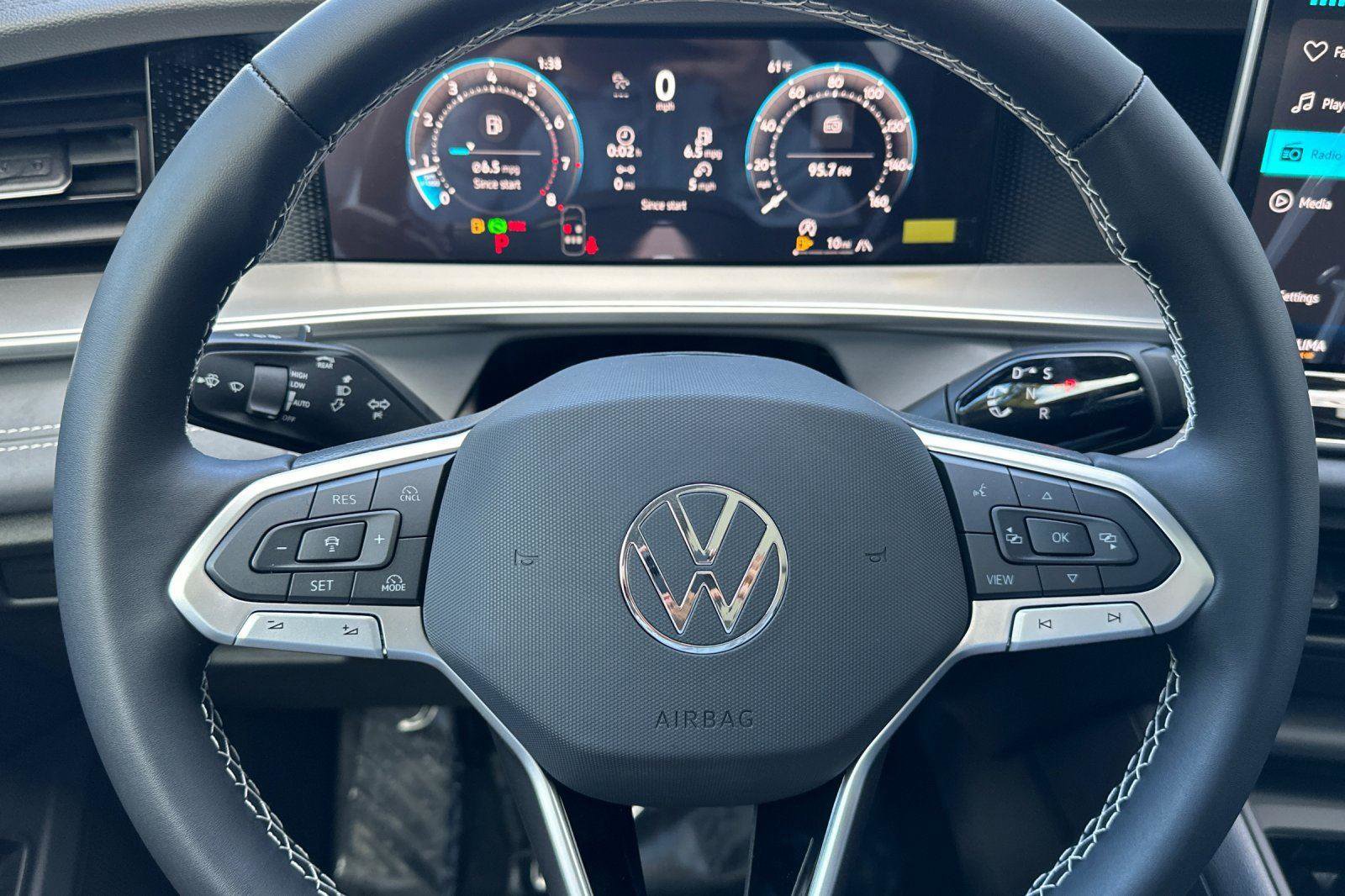 New 2026 Volkswagen Tiguan SE image 22