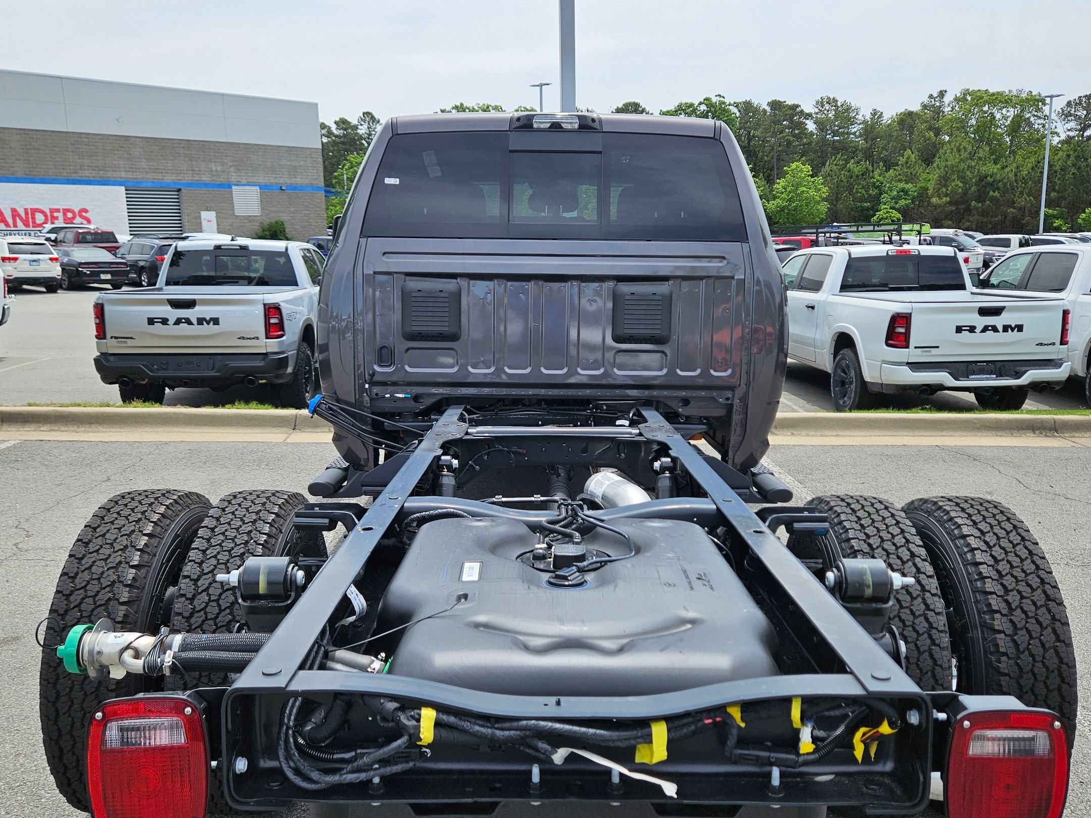 New 2026 RAM 3500 Tradesman AWD/4WD image 25
