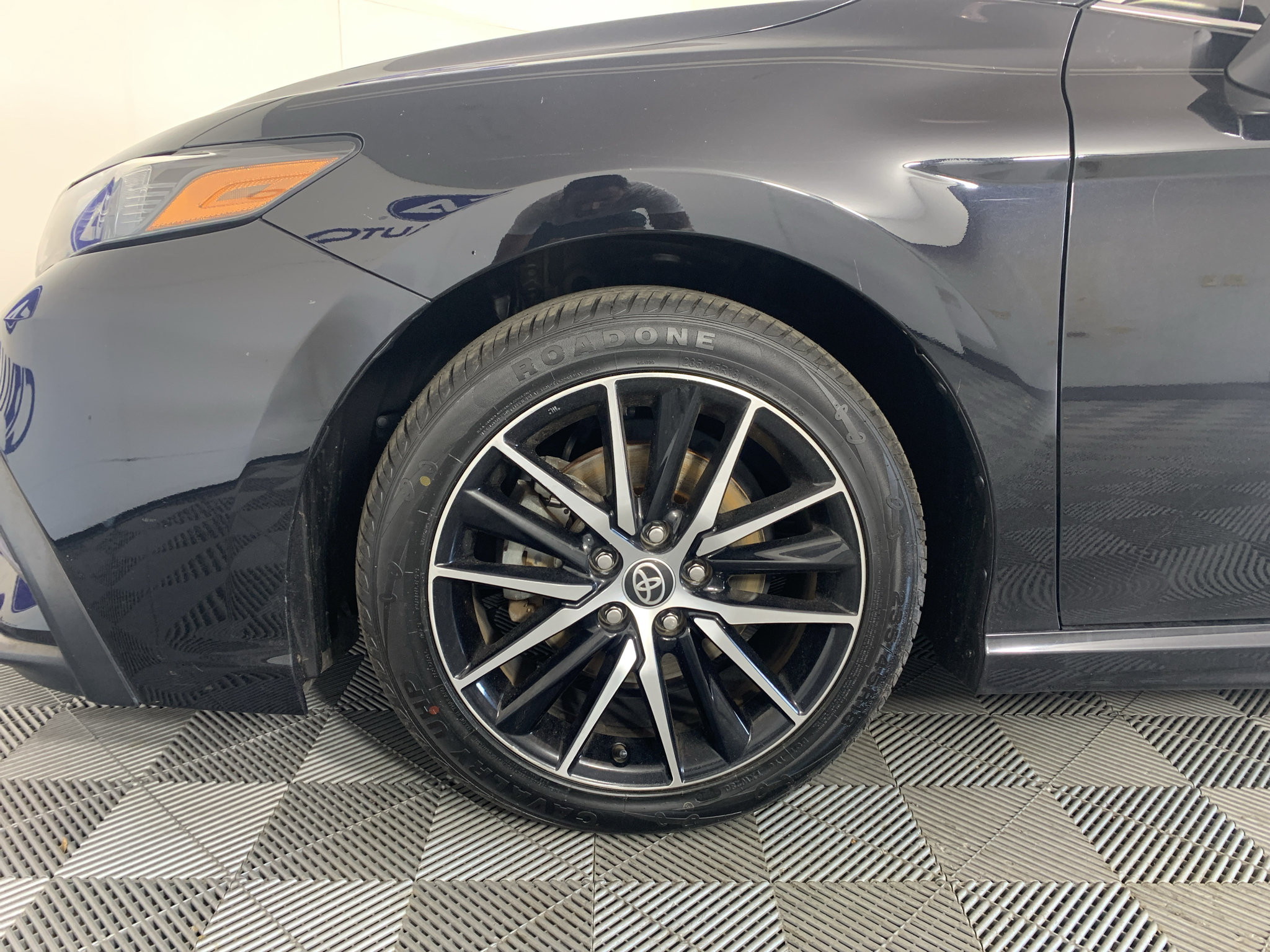 Used 2023 Toyota Camry SE FWD image 11