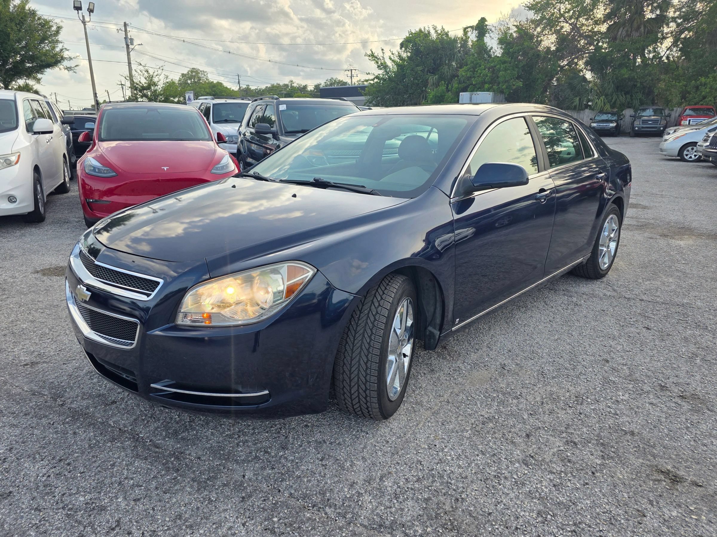 Used 2010 Chevrolet Malibu LT w/ Premium Mat Package FWD image 3
