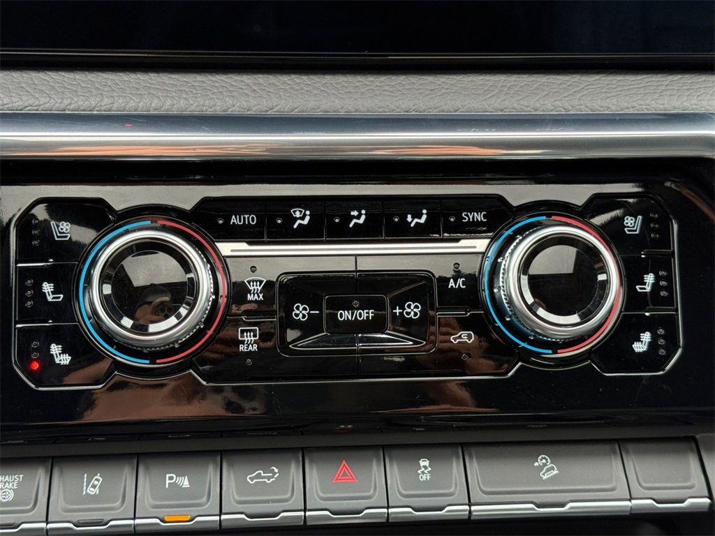 Used 2025 GMC Sierra 2500 Denali image 17