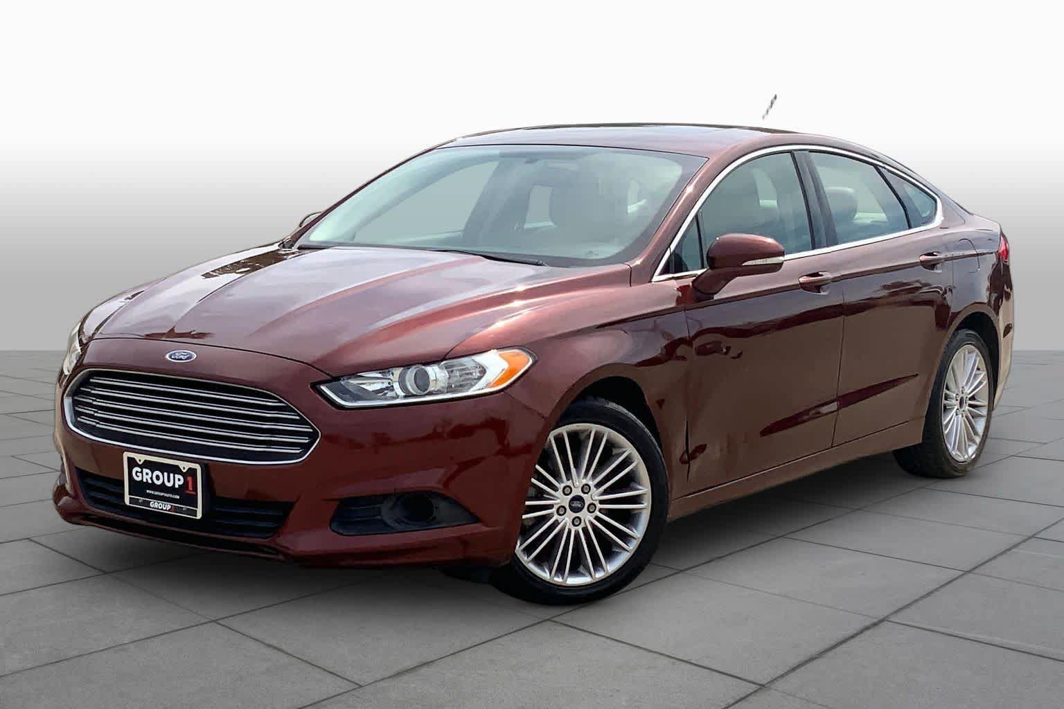 Used 2016 Ford Fusion SE w/ Equipment Group 202A FWD image 1