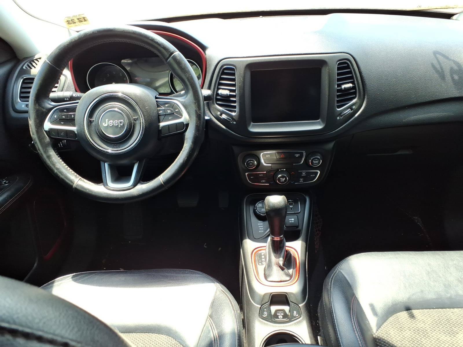 Used 2019 Jeep Compass Trailhawk AWD/4WD image 3