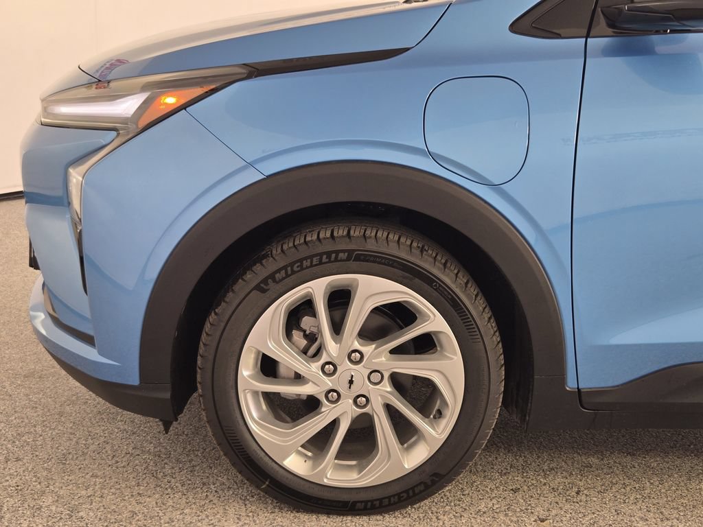 New 2027 Chevrolet Bolt LT w/ Comfort Package FWD image 9