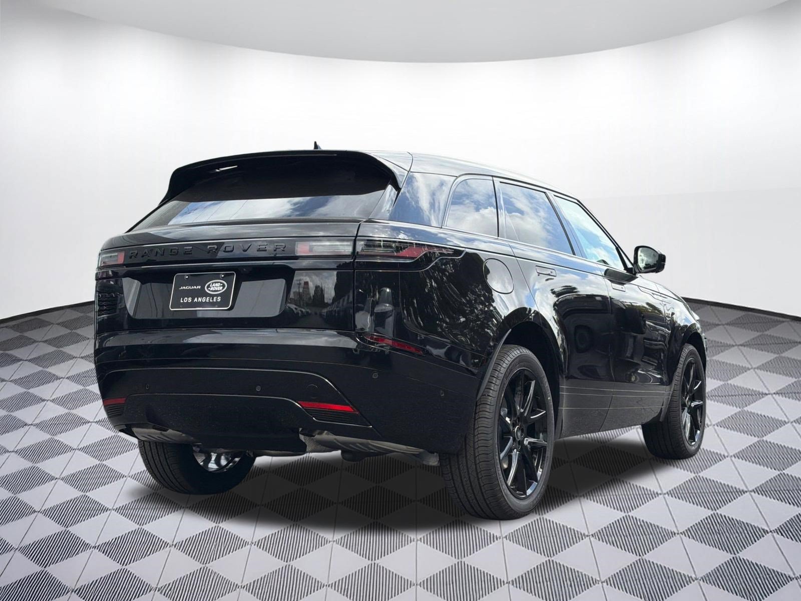 New 2026 Land Rover Range Rover Velar Dynamic SE AWD/4WD image 8