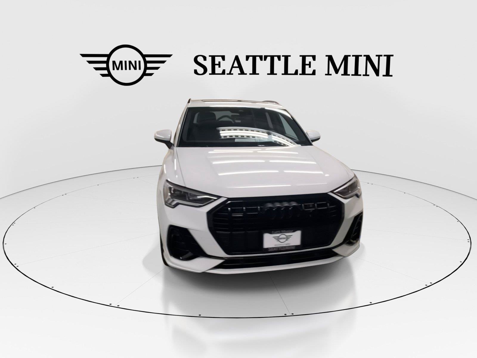 Used 2024 Audi Q3 2.0T Premium AWD/4WD image 3