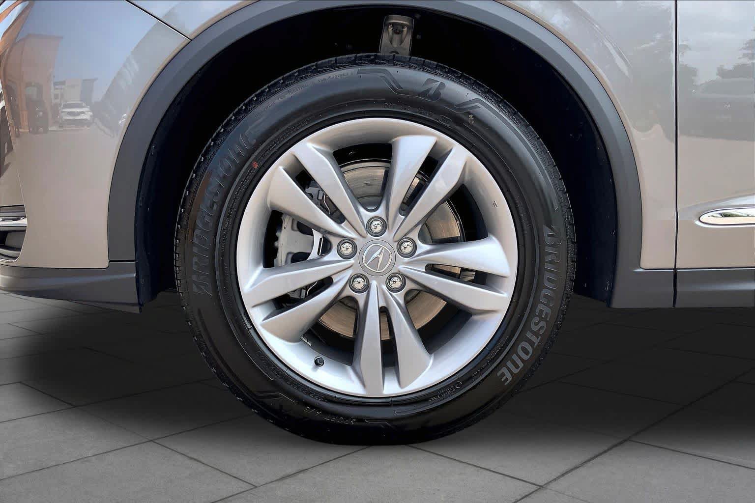 Used 2026 Acura MDX SH-AWD image 11