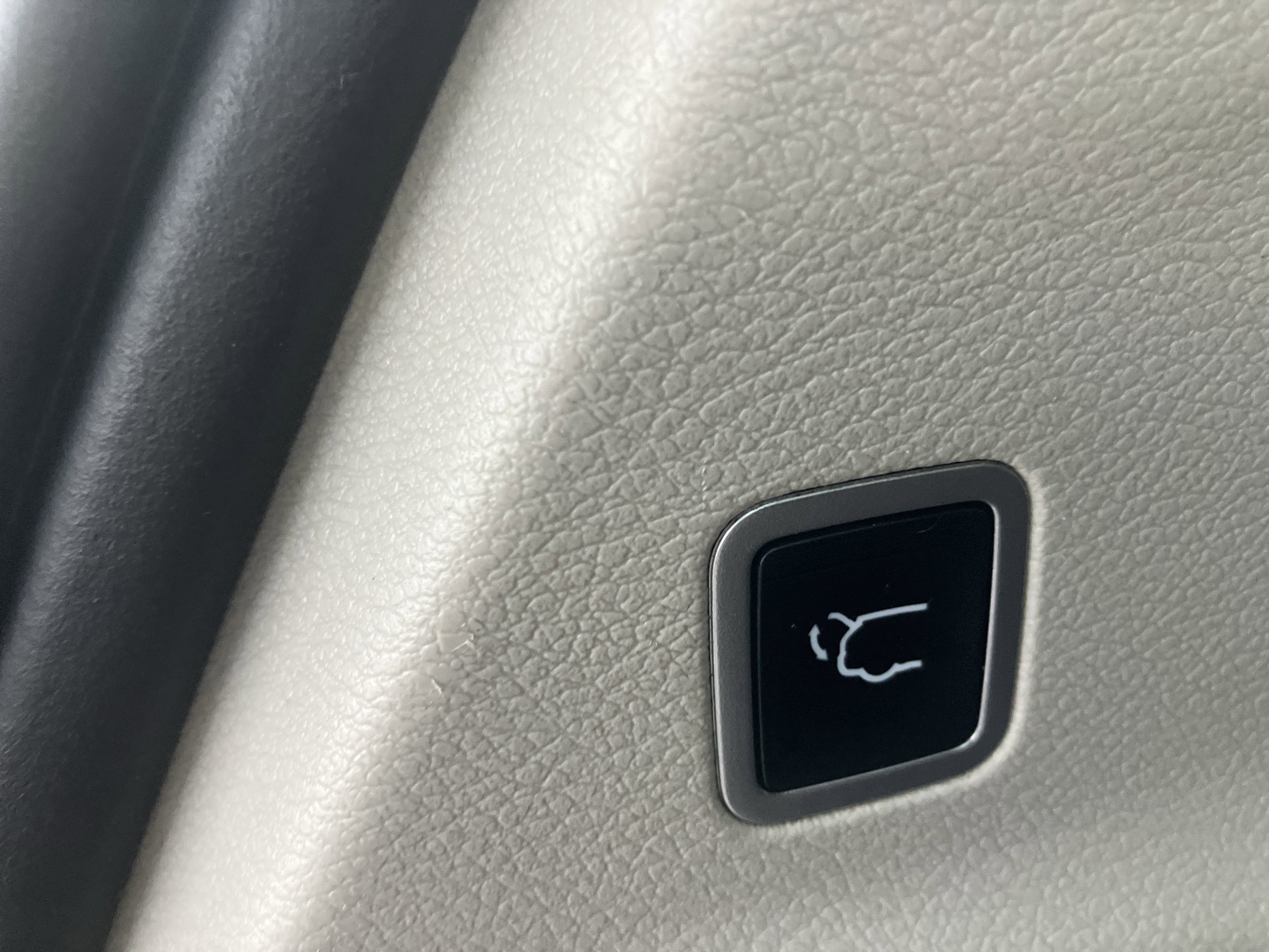 Used 2017 Chrysler Pacifica Touring-L w/ Tire & Wheel Group image 14
