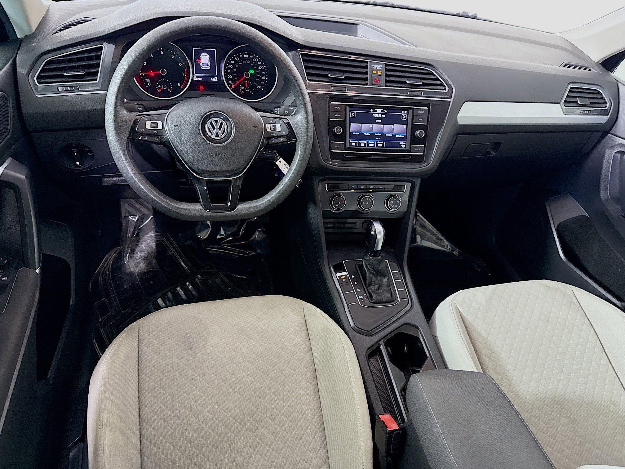 Used 2020 Volkswagen Tiguan S image 17