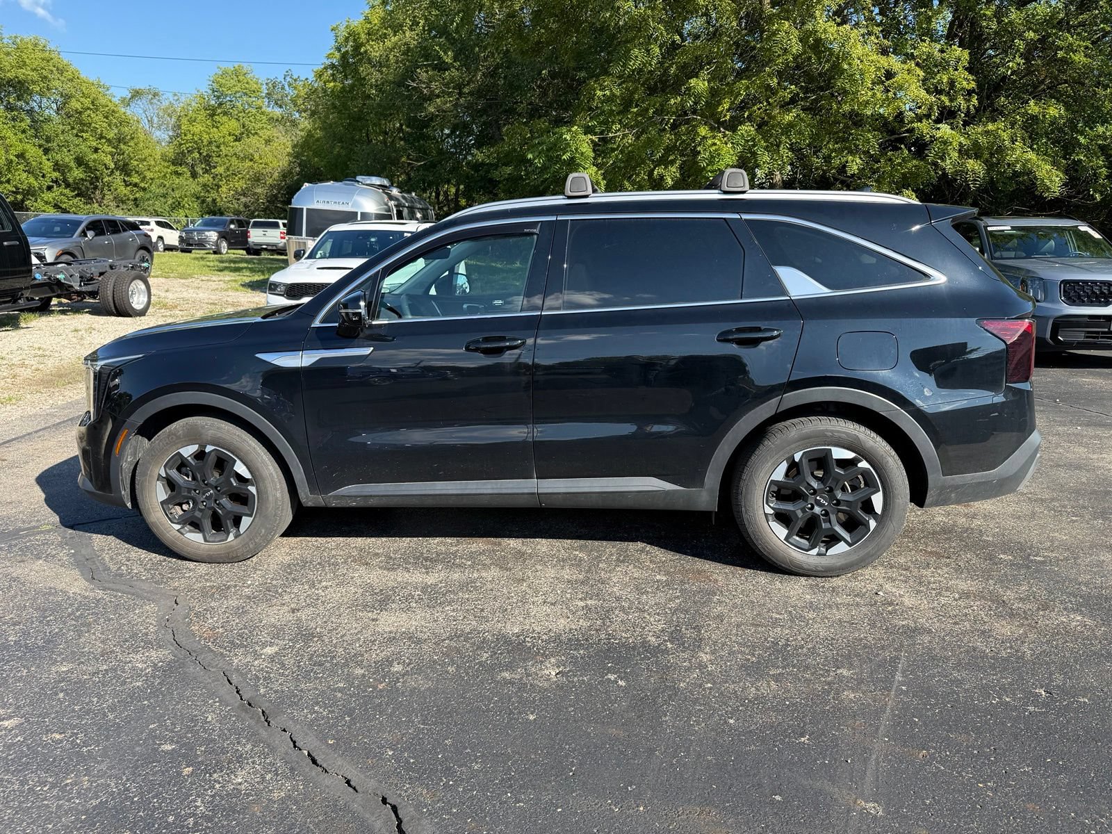 Used 2025 Kia Sorento S w/ Panoramic Sunroof Package FWD image 11