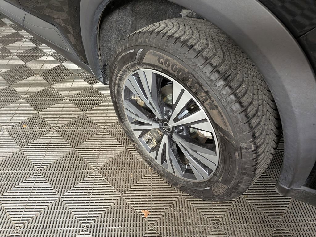 Used 2021 Nissan Rogue SV image 13