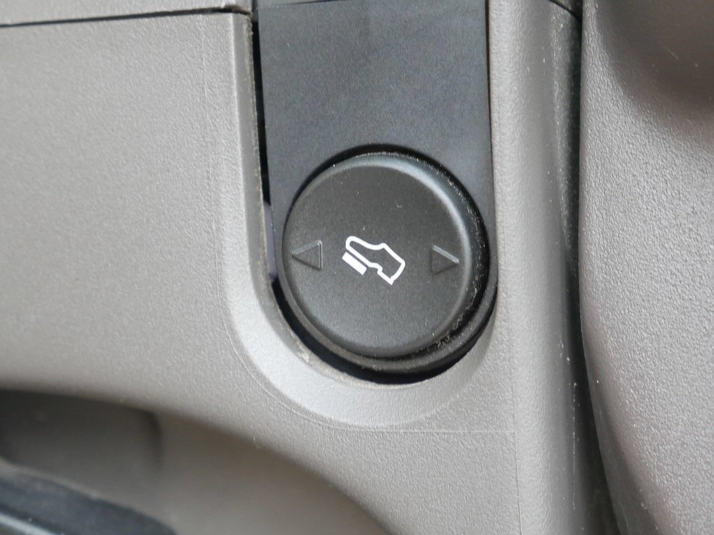 Used 2013 Ford F350 Lariat w/ Chrome Pkg AWD/4WD image 31