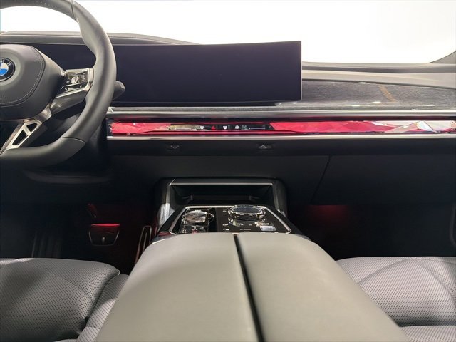 Used 2025 BMW 740i xDrive w/ Premium Package image 36