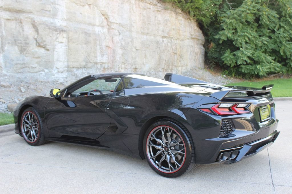 Used 2024 Chevrolet Corvette Stingray Premium Conv w/ Z51 Performance Package RWD image 11