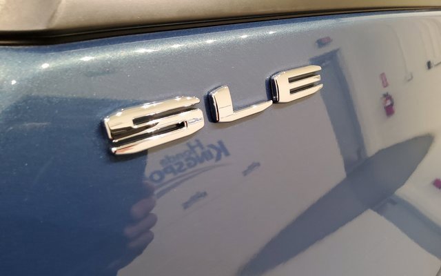 Used 2024 GMC Terrain SLE image 41