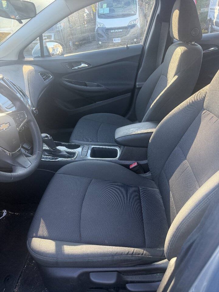 Used 2018 Chevrolet Cruze LT FWD image 5