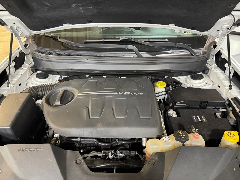 Used 2019 Jeep Cherokee Latitude Plus w/ Cold Weather Group image 27